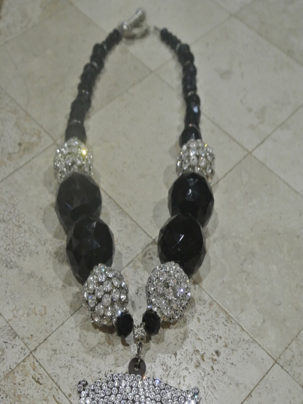 RHINESTONE AND BLACK BEADED NECKLACE